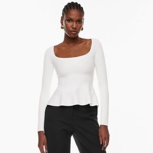 Sculpt Knit Pouf Longsleeve White with tag